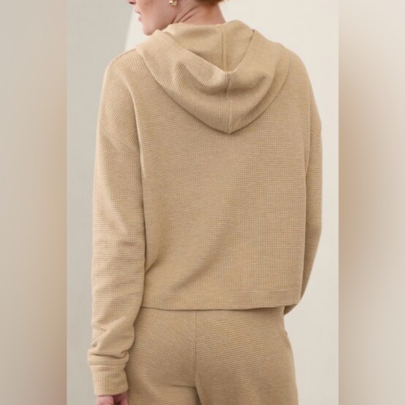 Athleta Cream Oatmeal Waffle Knit Pullover Cropped Hoodie Size Medium - Picture 1 of 6
